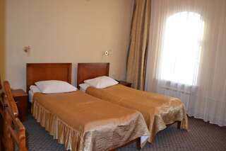 Гостиница Золотой Ручей Суздаль Стандартный двухместный номер с 2 отдельными кроватями-4